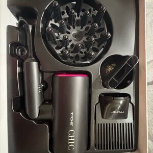 Tyche Chic Hair Dryer Set in Black with Pink Accents